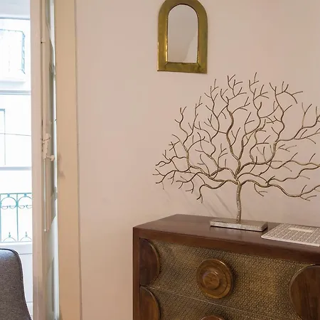 Lovelystay Classy And Charming Lisbon
