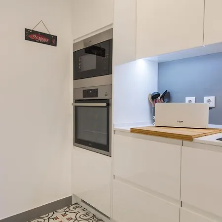 Lovelystay Classy And Charming Apartment Lisbon