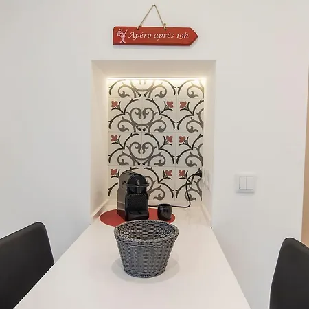Lovelystay Classy And Charming Apartment Lisbon