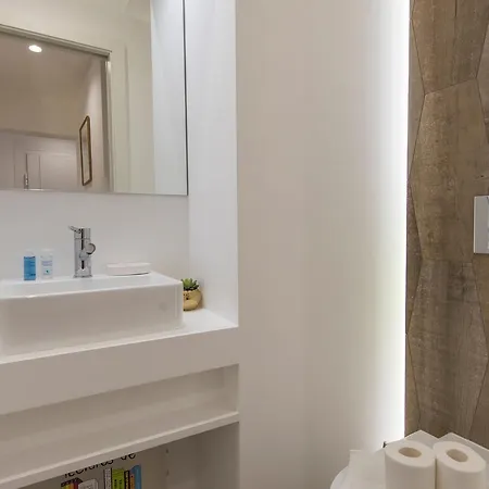 Lovelystay Classy And Charming Apartment